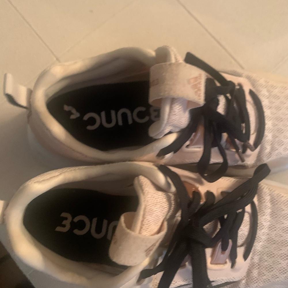 Addias bounce